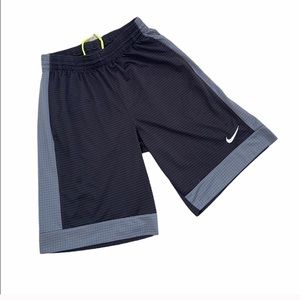 Men’s Nike basketball 10” shorts